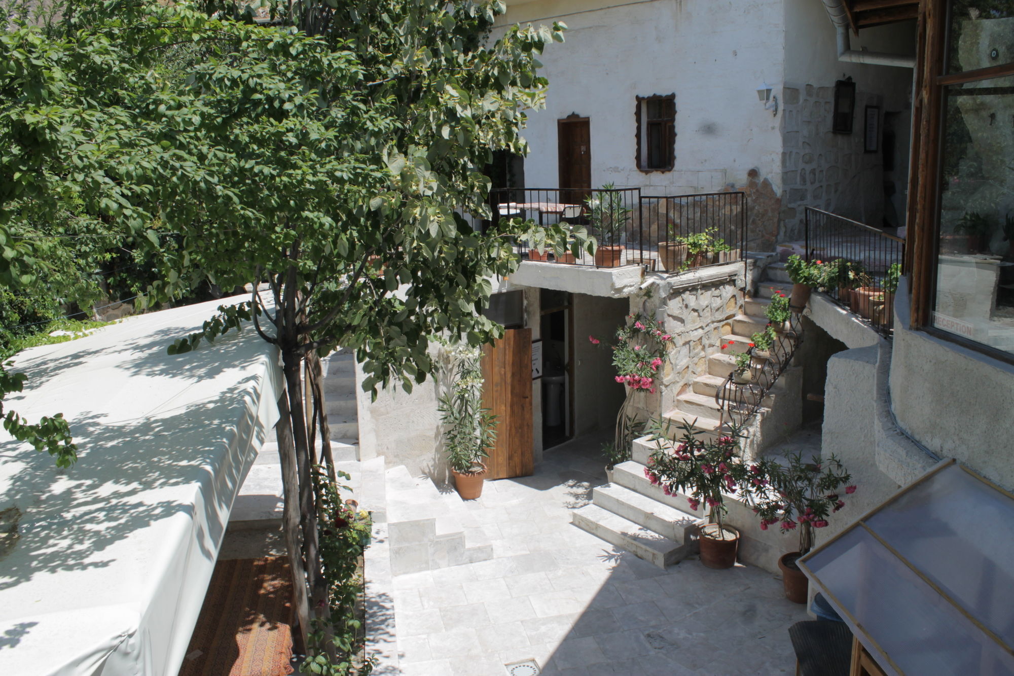 Yasin'S Place Backpackers Cave Hostel Γκόρεμε Εξωτερικό φωτογραφία
