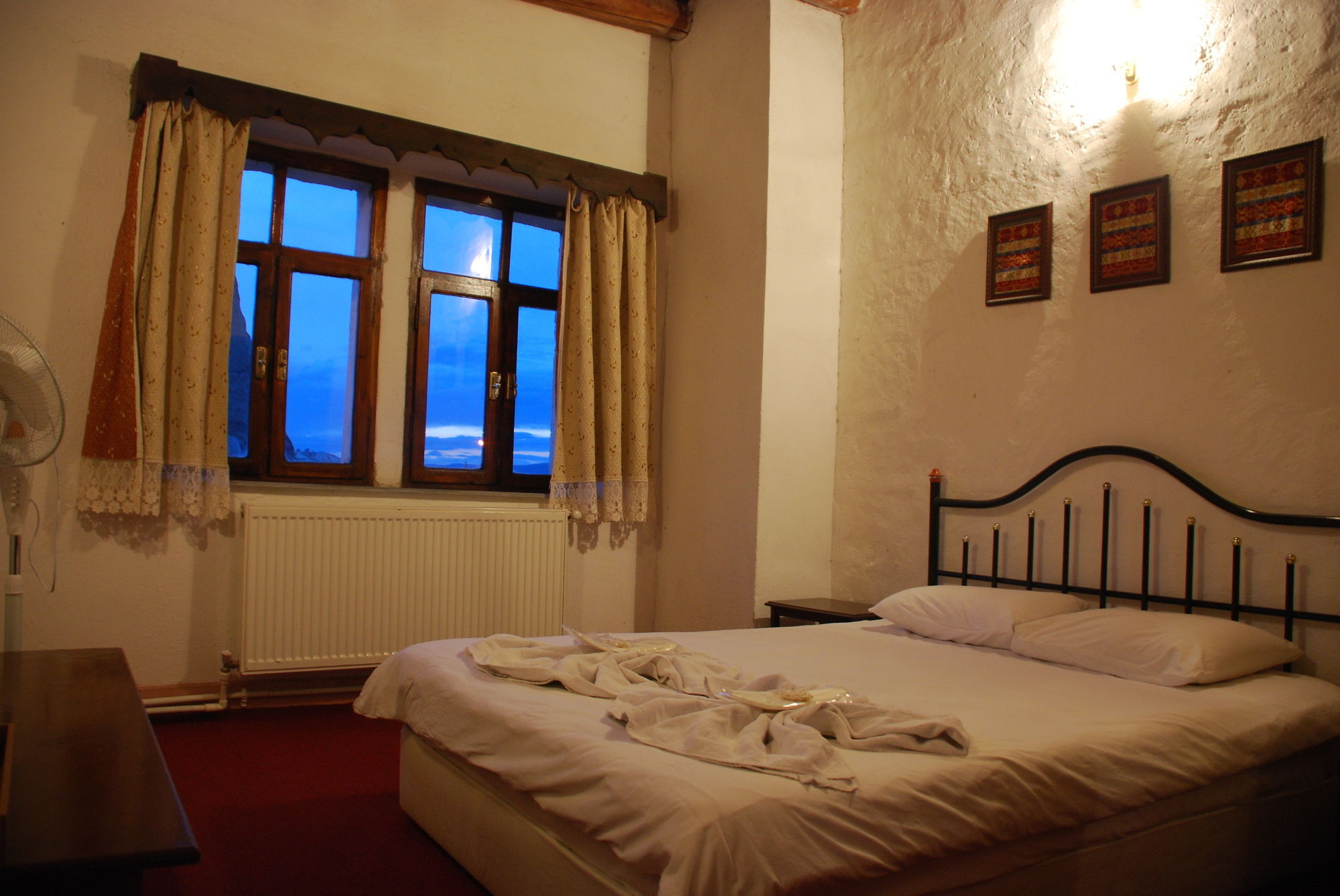 Yasin'S Place Backpackers Cave Hostel Γκόρεμε Εξωτερικό φωτογραφία