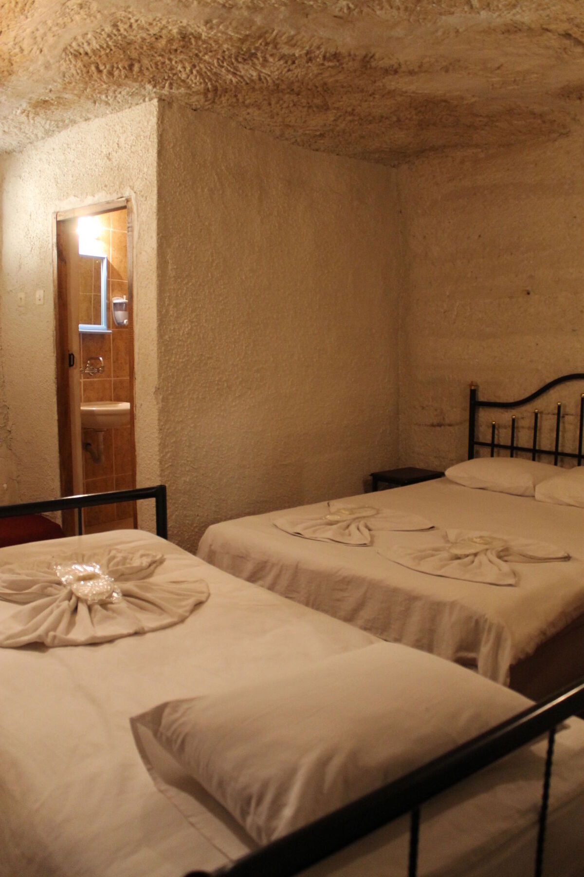 Yasin'S Place Backpackers Cave Hostel Γκόρεμε Εξωτερικό φωτογραφία