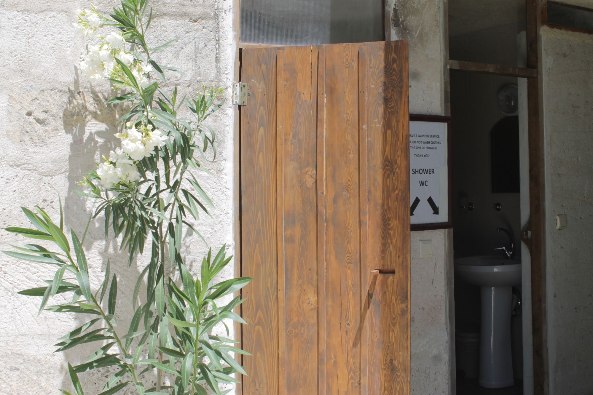Yasin'S Place Backpackers Cave Hostel Γκόρεμε Εξωτερικό φωτογραφία