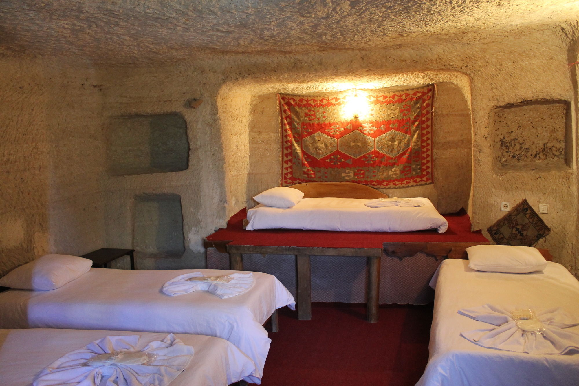 Yasin'S Place Backpackers Cave Hostel Γκόρεμε Εξωτερικό φωτογραφία