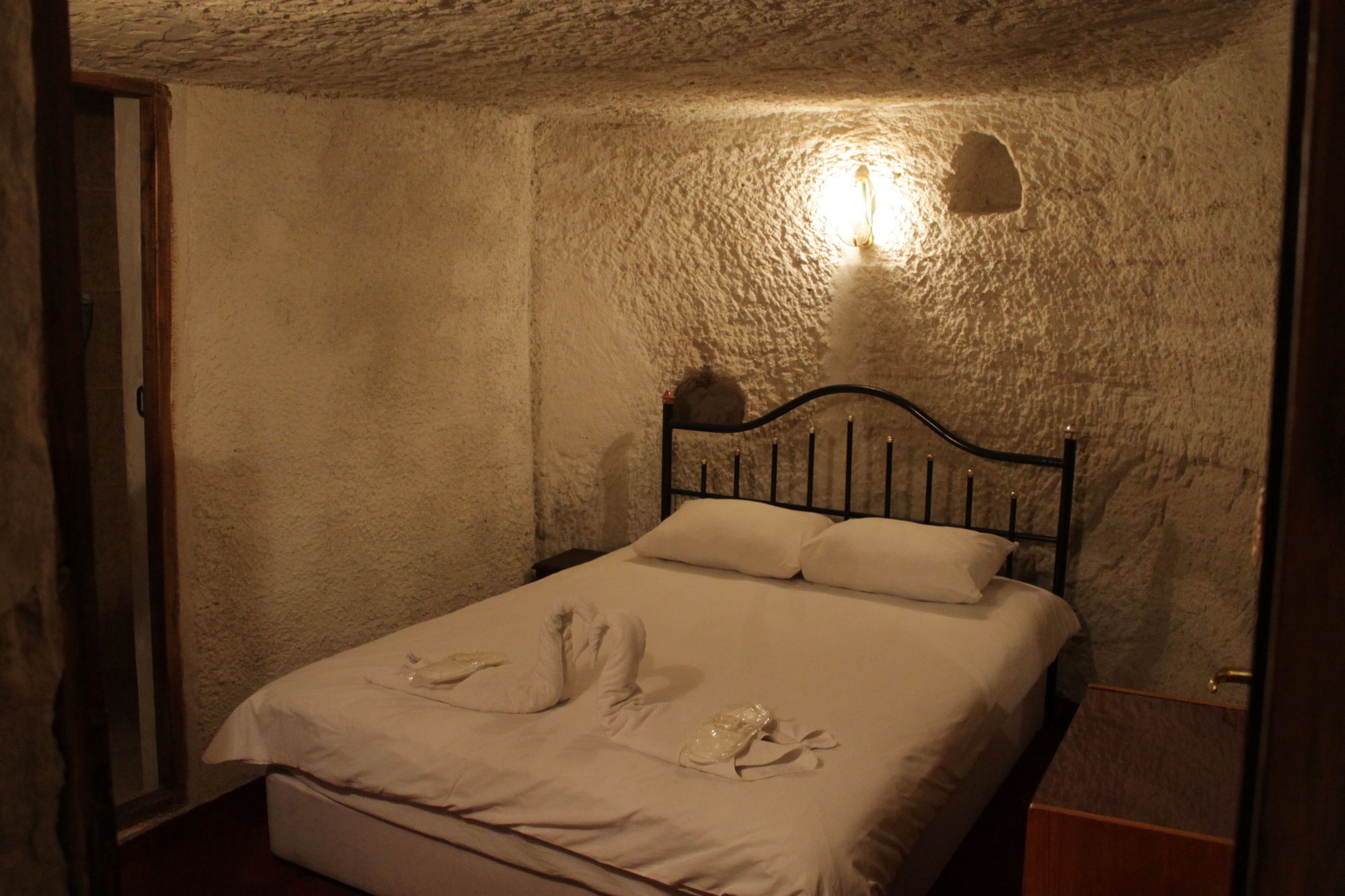 Yasin'S Place Backpackers Cave Hostel Γκόρεμε Εξωτερικό φωτογραφία